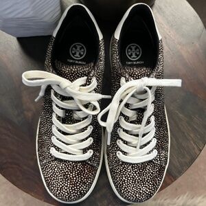 TORY BURCH HOWELL COURT SPOTTED HAIRCALF NAPPA LEATHER SNEAKERS NWOT
